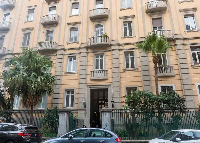 Resta Cu\'Mme Vomero