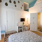 Resta Cu\'Mme Vomero