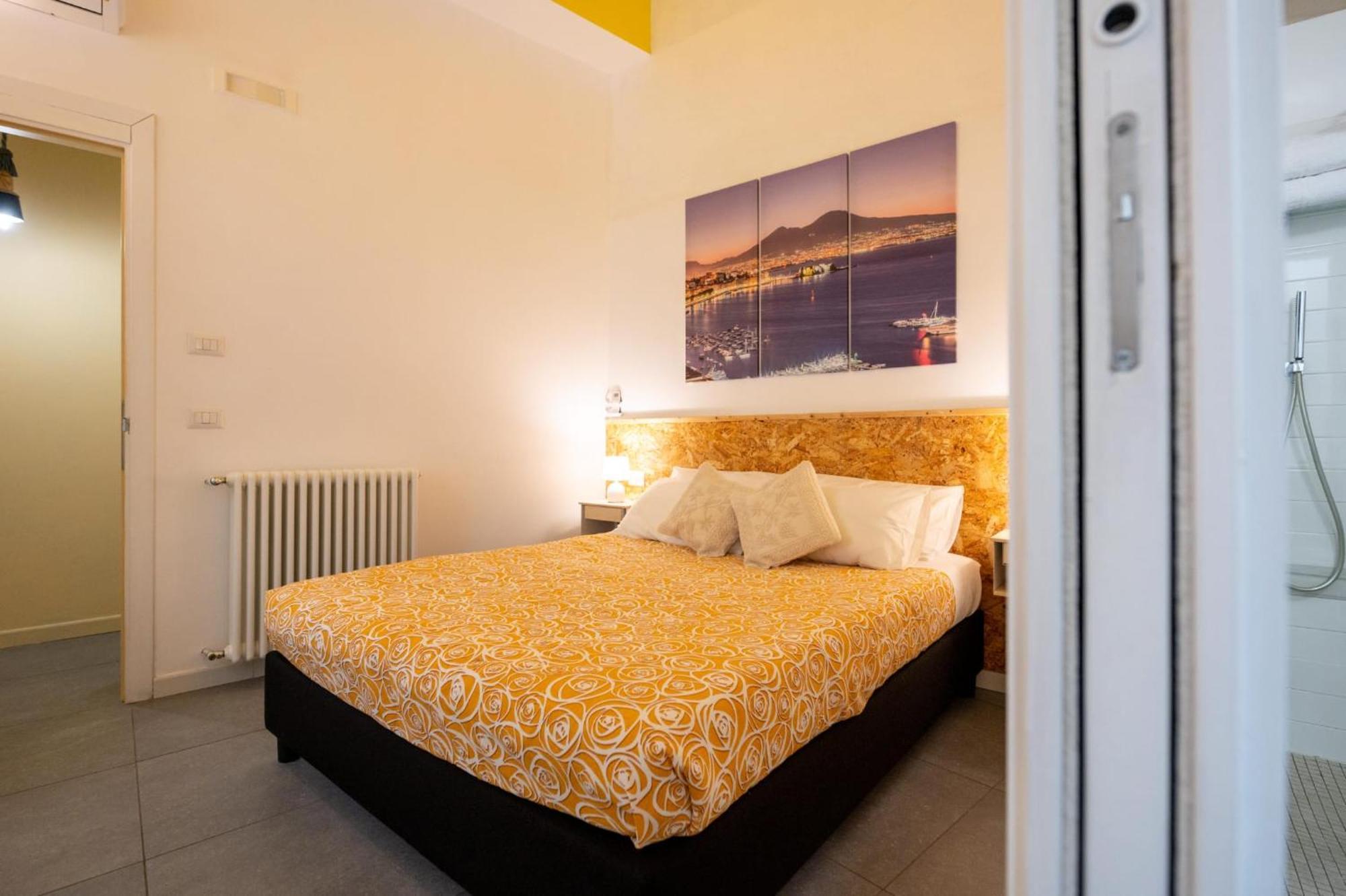 Resta Cu'mme Vomero Guest house *
