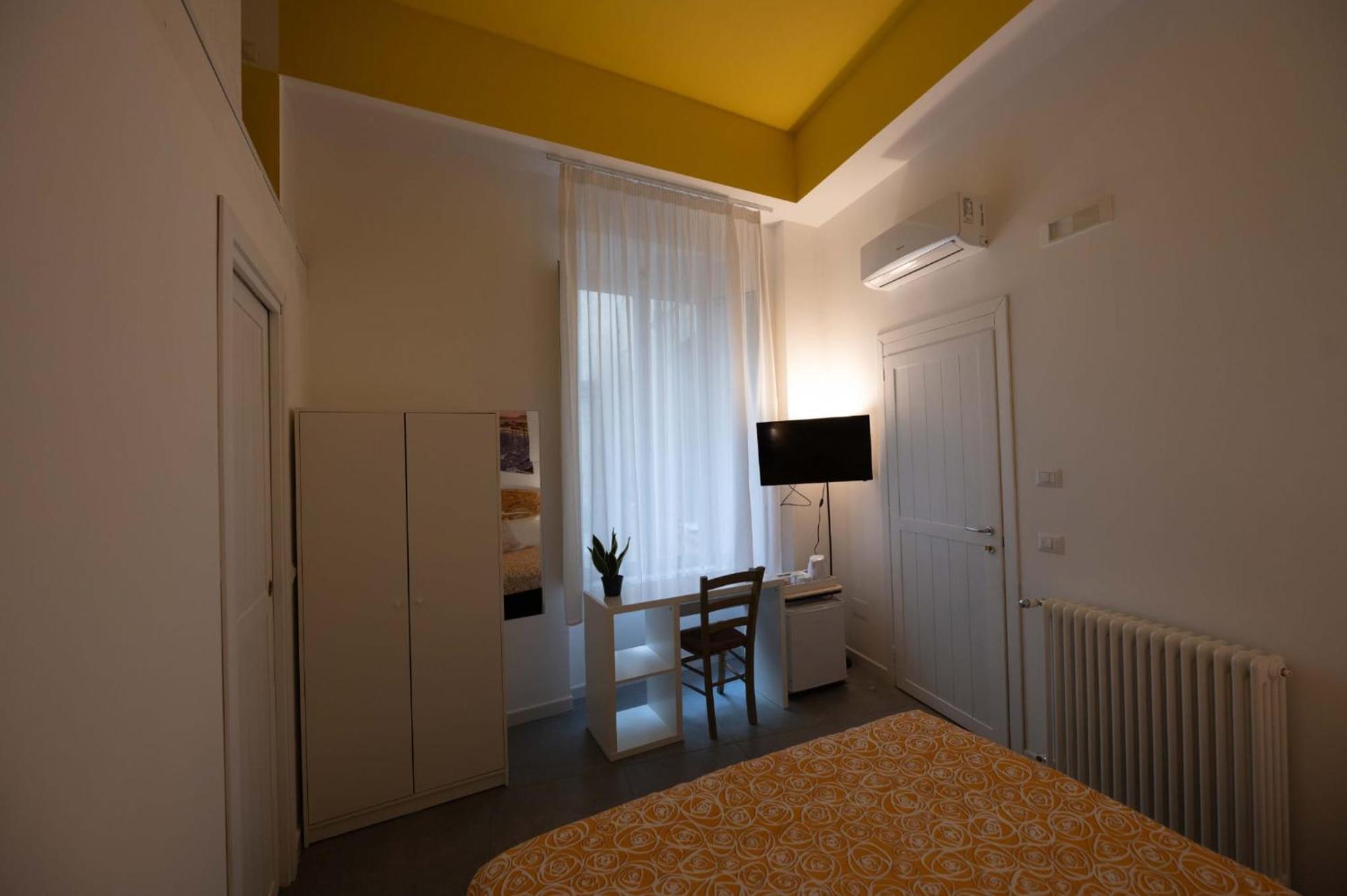 Guest house Resta Cu'mme Vomero Naples