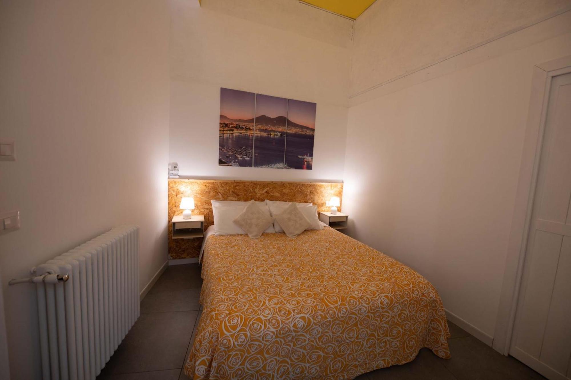 Resta Cu'mme Vomero Guest house