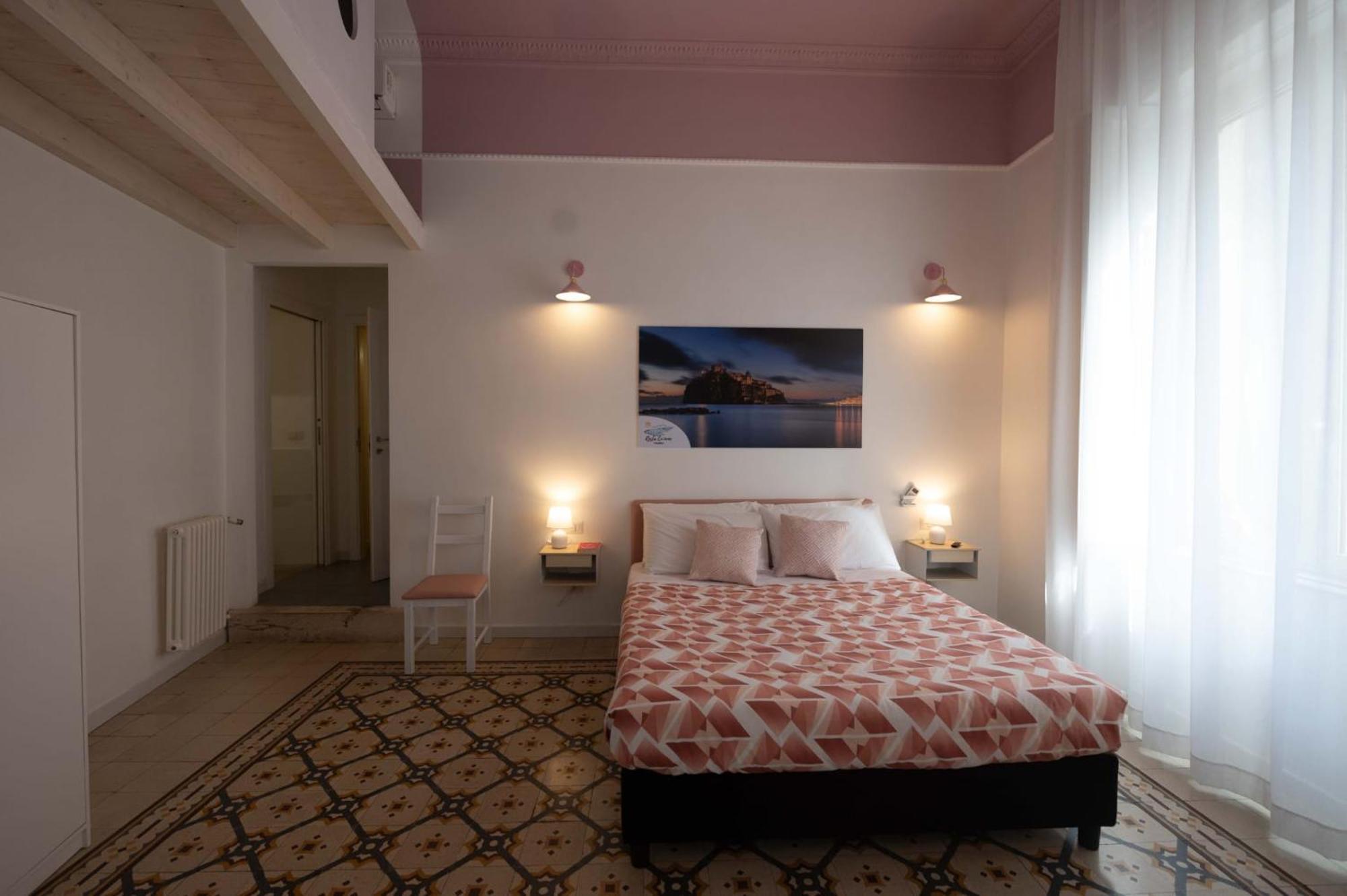 Resta Cu'mme Vomero Guest house