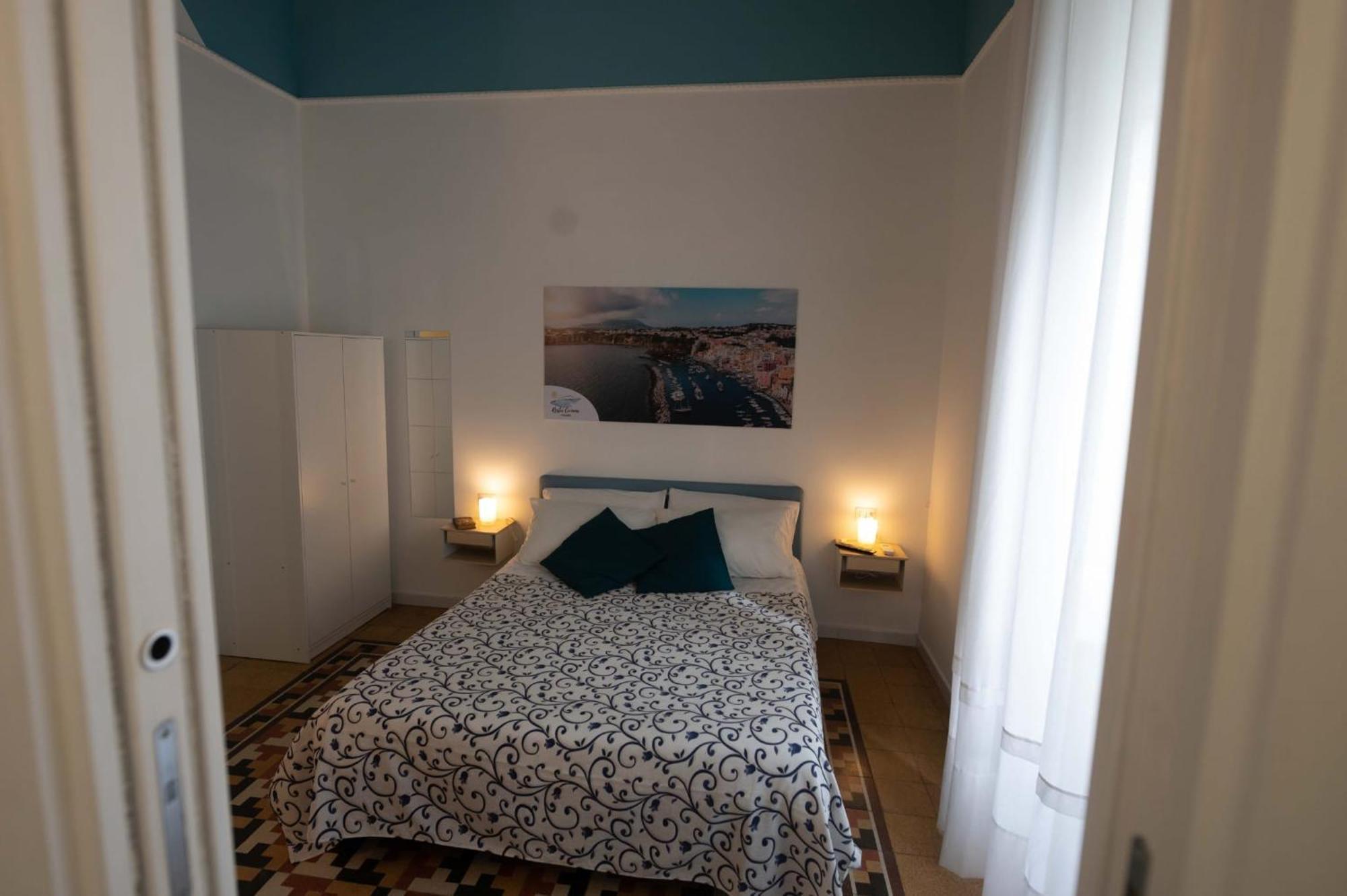 Guest house Resta Cu'mme Vomero Naples